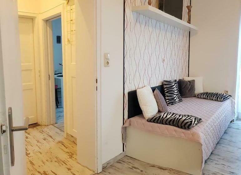 호스텔 Boutique Family House La