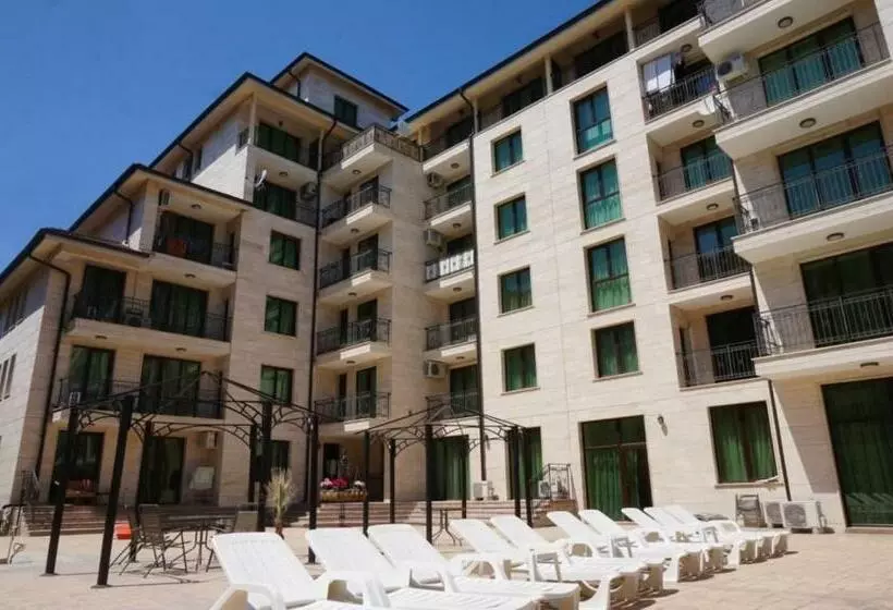 Amadeus Lux Menada Apartments