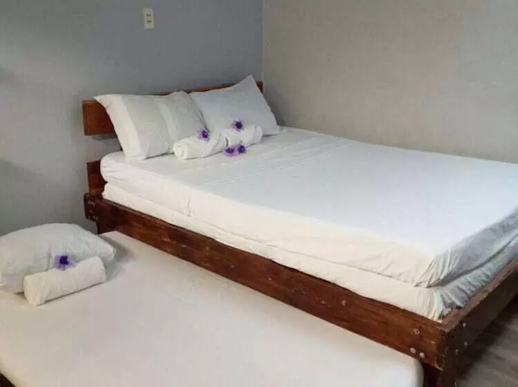 Hotelli Cabinas Coco Alegre