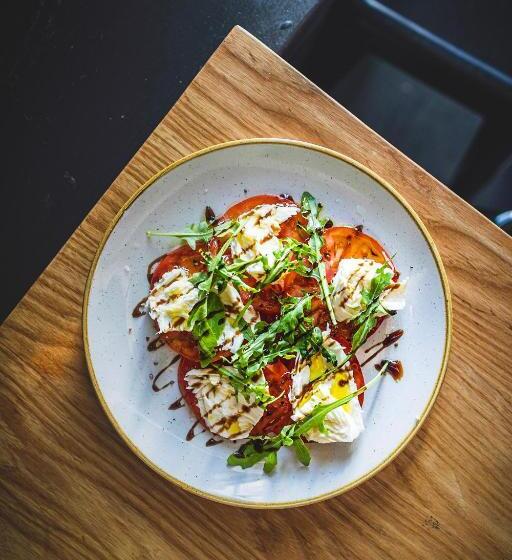 ホテル The Albert