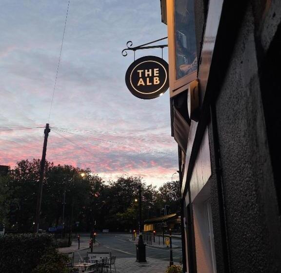 ホテル The Albert