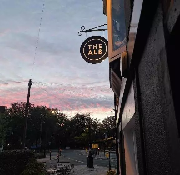 ホテル The Albert