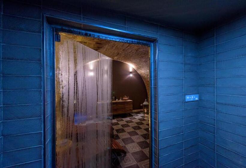 Marie Claire Apartments & Spa