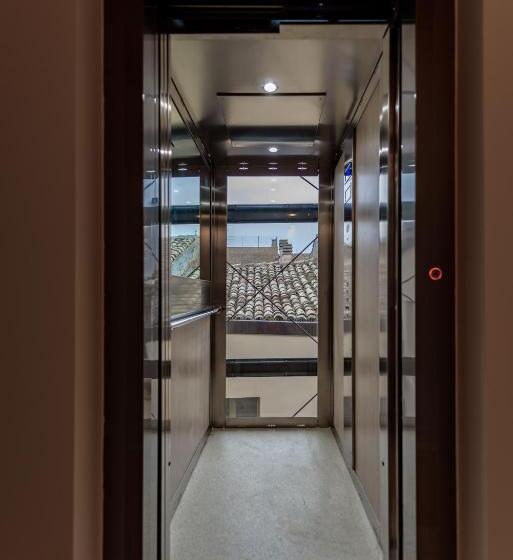 Marie Claire Apartments & Spa