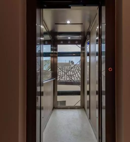 Marie Claire Apartments & Spa