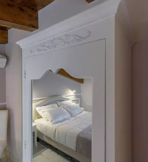 Marie Claire Apartments & Spa