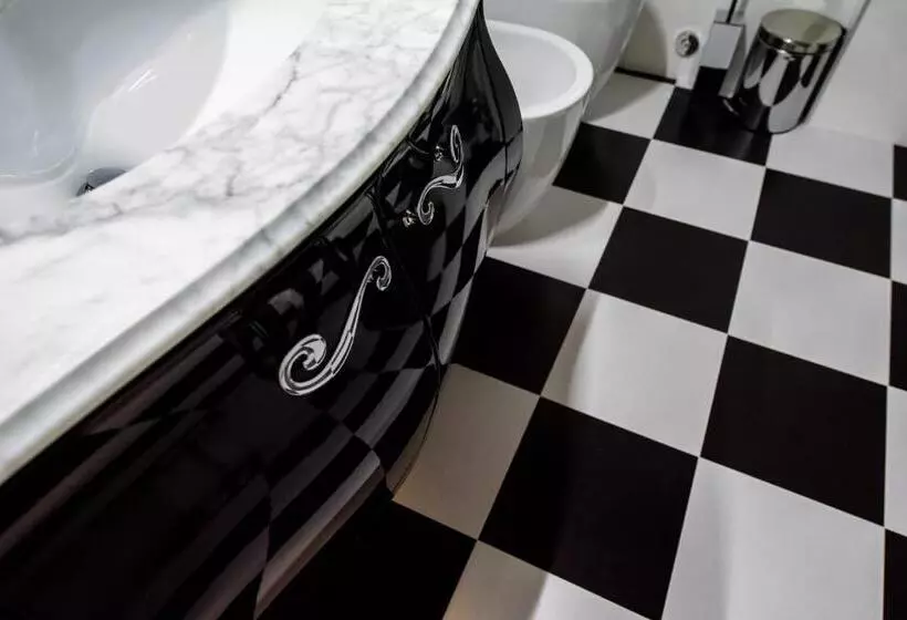 Marie Claire Apartments & Spa