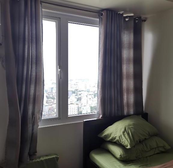 Oyo 433 Pbyy At Green Residences Condotel