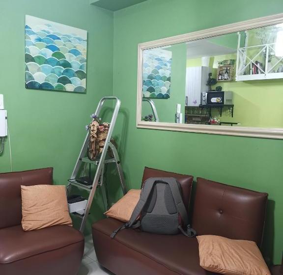 Oyo 433 Pbyy At Green Residences Condotel