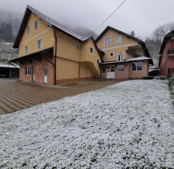 پانسیون Apartments Tatic