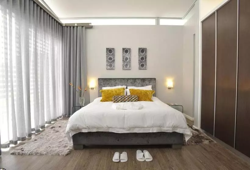 Urban Oasis Apartments At Paragon