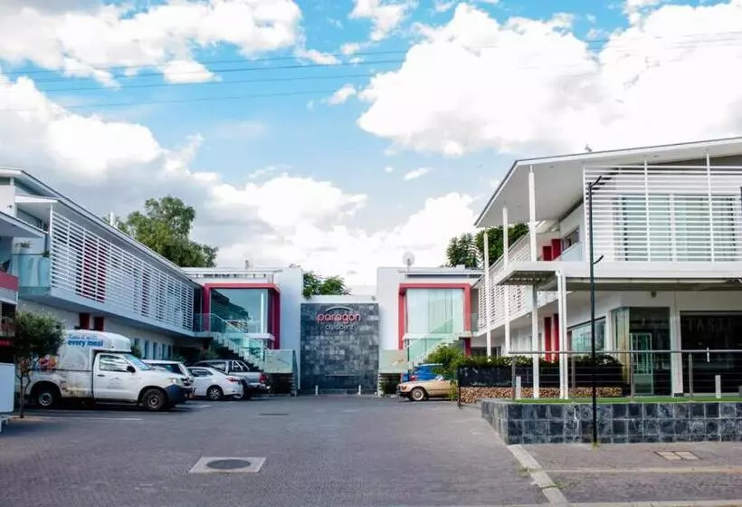 Urban Oasis Apartments At Paragon