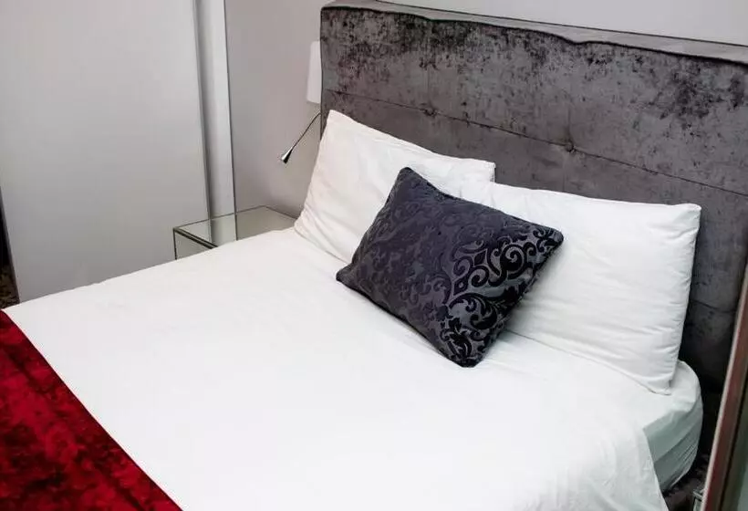 Urban Oasis Apartments At Paragon