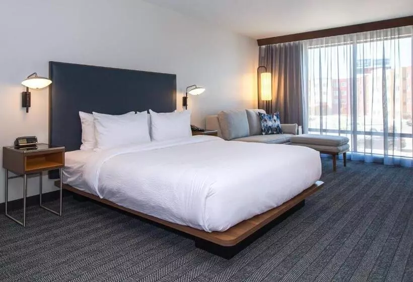 هتل Courtyard By Marriott Rapid City