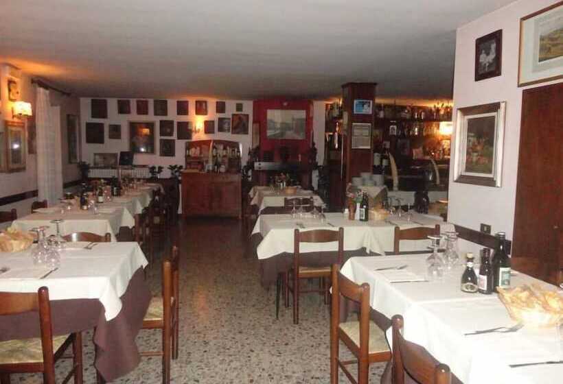 בית מלון כפרי Albergo Centrale