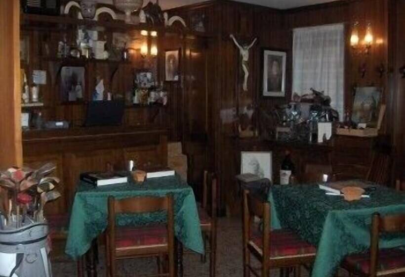 בית מלון כפרי Albergo Centrale