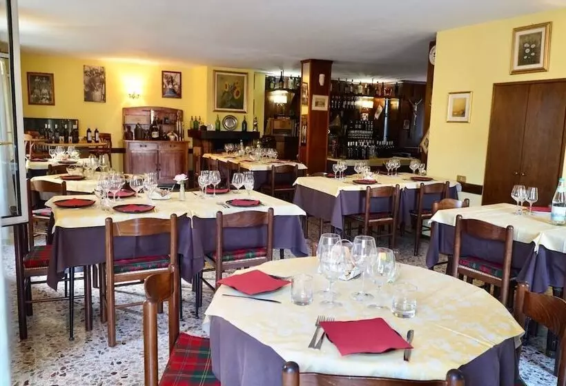 בית מלון כפרי Albergo Centrale