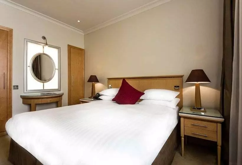 Courthouse Hotel London