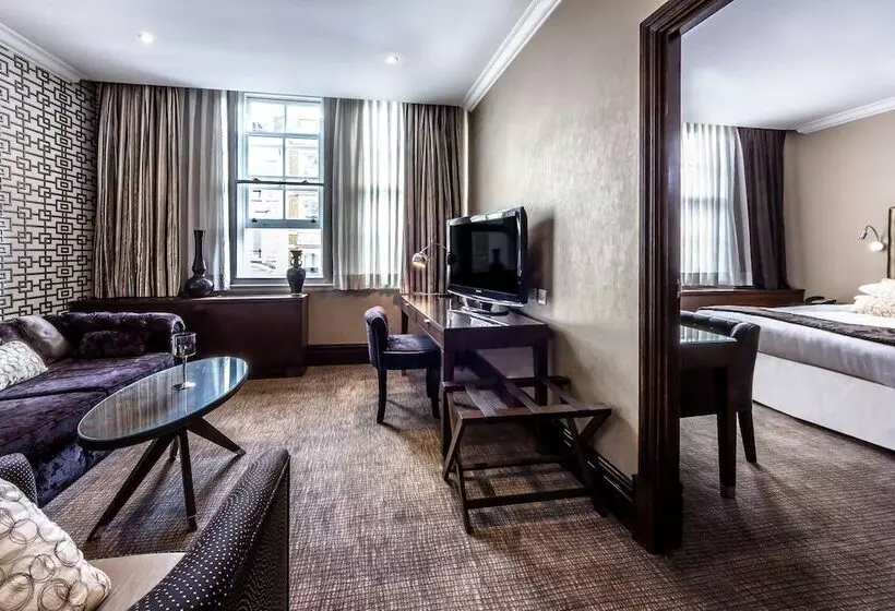 Courthouse Hotel London