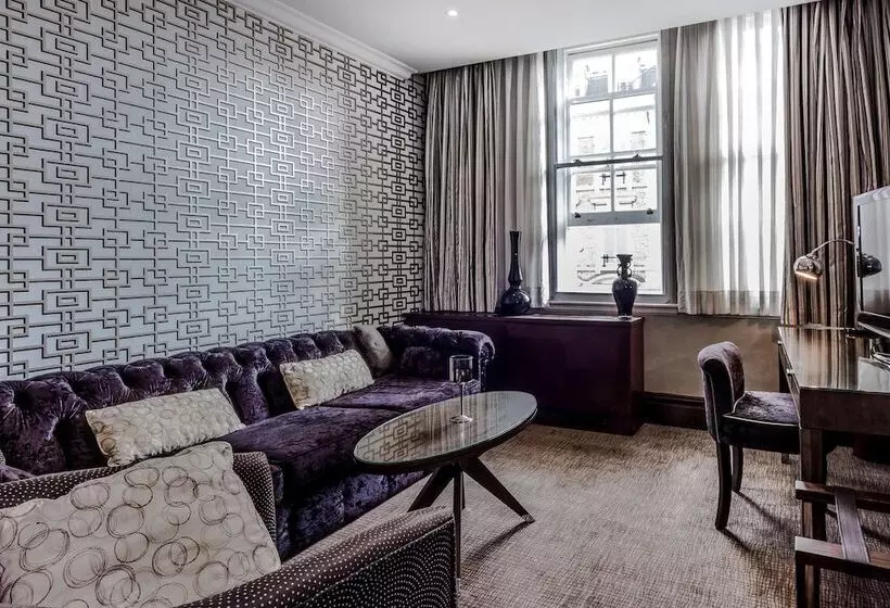 Courthouse Hotel London