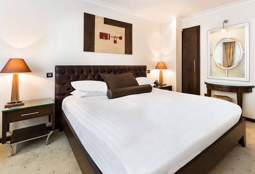 Courthouse Hotel London