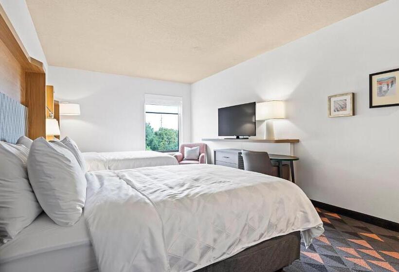 فندق Holiday Inn   St. Petersburg West, An Ihg