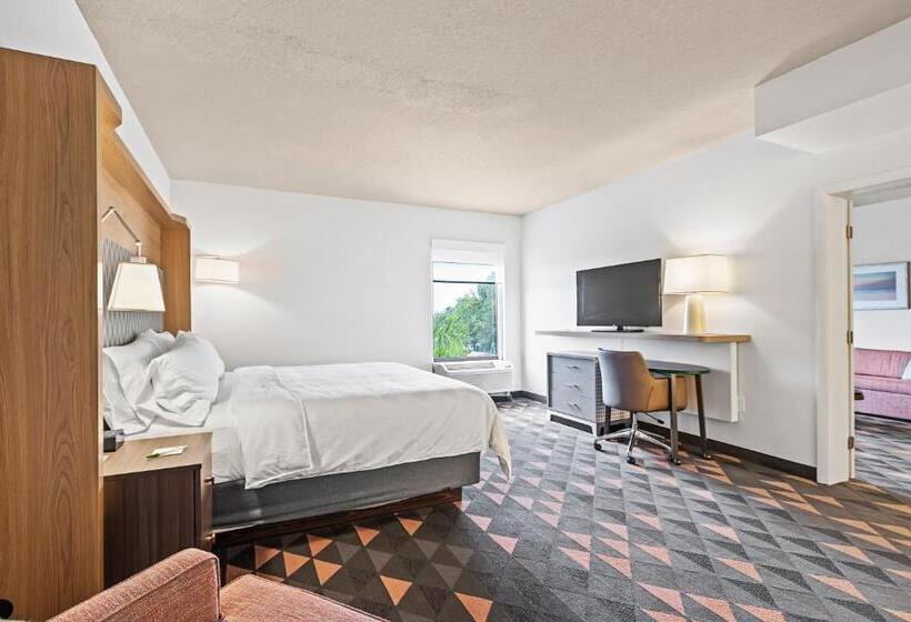 فندق Holiday Inn   St. Petersburg West, An Ihg