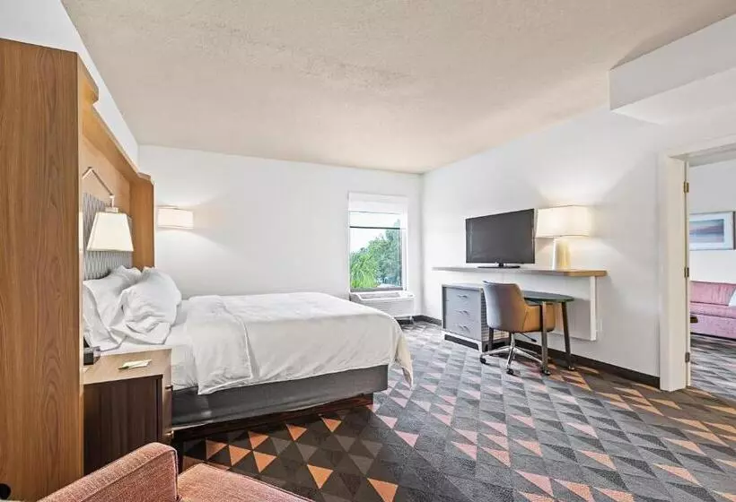 בית מלון כפרי Holiday Inn   St. Petersburg West, An Ihg