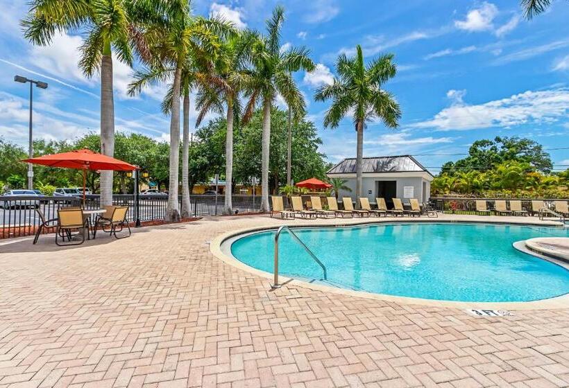 فندق Holiday Inn   St. Petersburg West, An Ihg