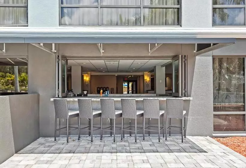 בית מלון כפרי Holiday Inn   St. Petersburg West, An Ihg