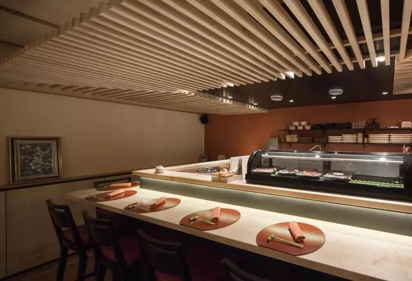 ホテル Hôtel Ecureuil Villars