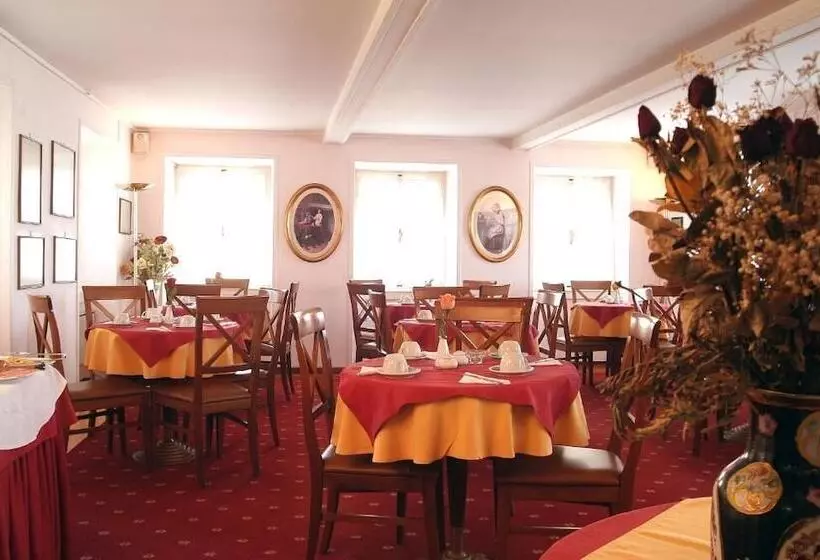 ホテル Konstantinoupolis