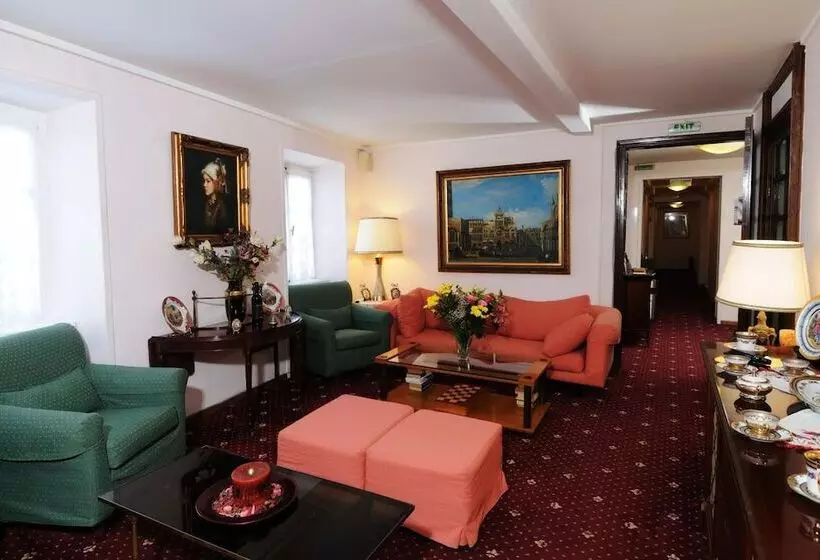 ホテル Konstantinoupolis