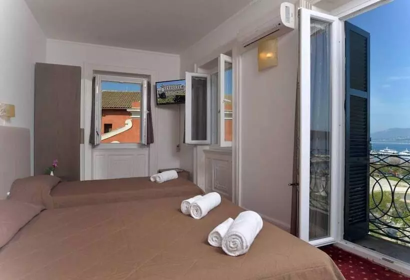 ホテル Konstantinoupolis