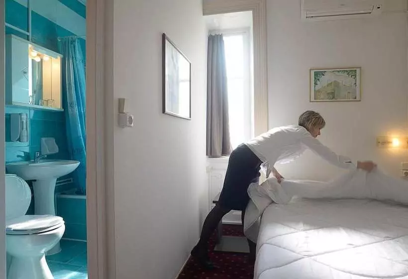 ホテル Konstantinoupolis