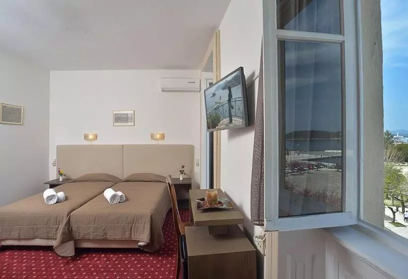 ホテル Konstantinoupolis