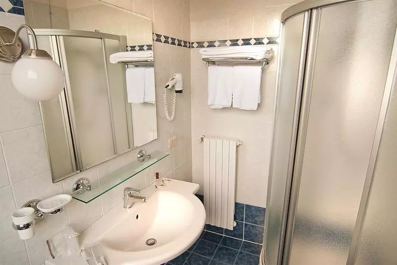 هتل Leonardo Da Vinci