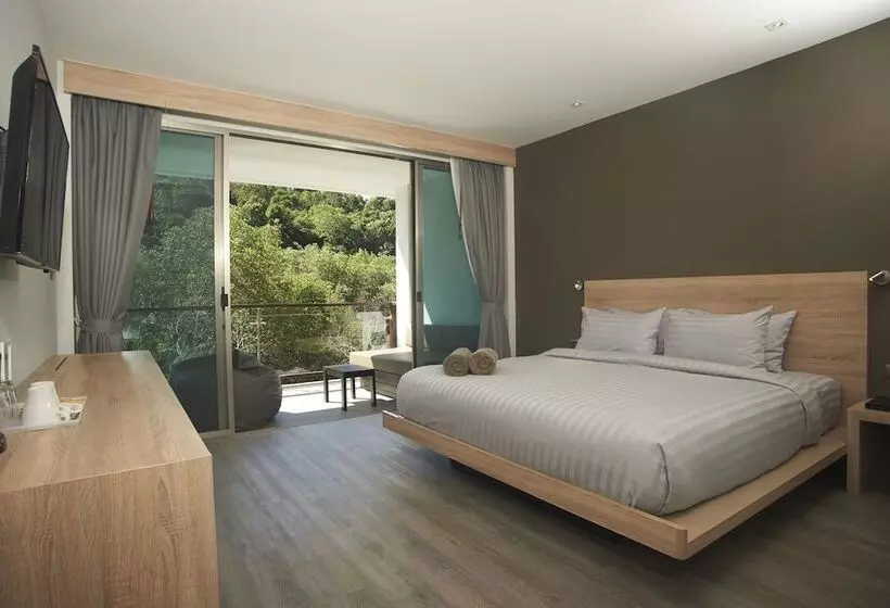 Отель Moonlight Bay Resort