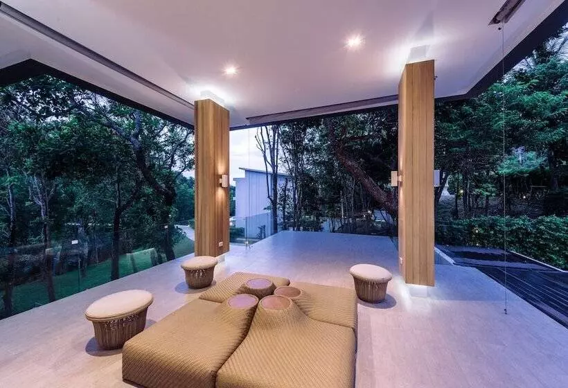 Отель Moonlight Bay Resort