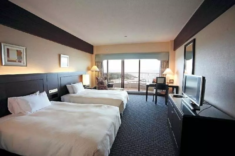 호텔 Okinawa Kariyushi Beach Resort Ocean Spa