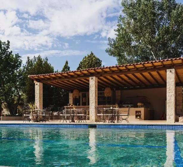 Отель Petrino Eco Village