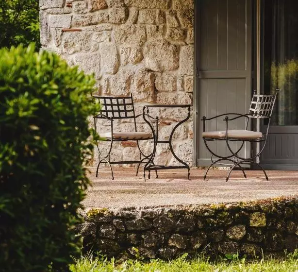 Отель Petrino Eco Village