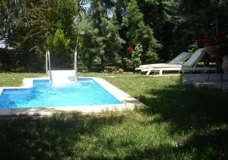 Отель Petrino Eco Village