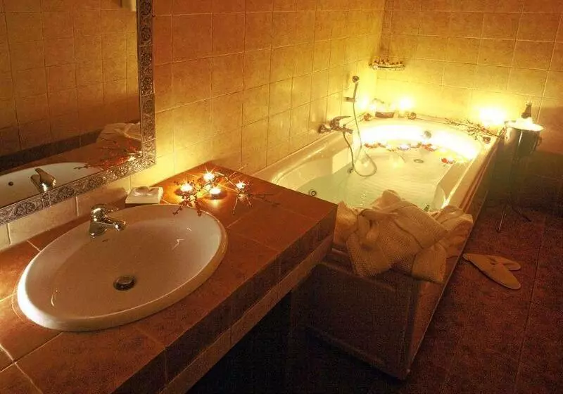 Отель Petrino Eco Village