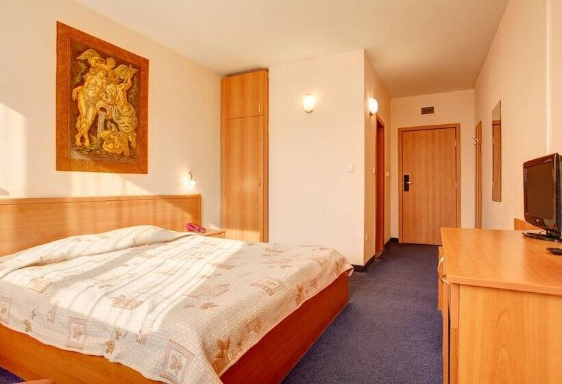 Отель Central Plaza