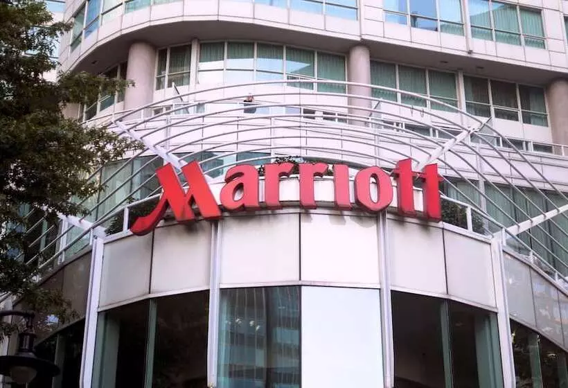 Отель Vancouver Marriott Pinnacle Downtown