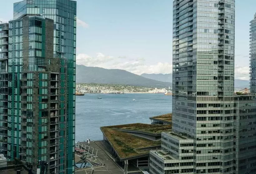 Отель Vancouver Marriott Pinnacle Downtown