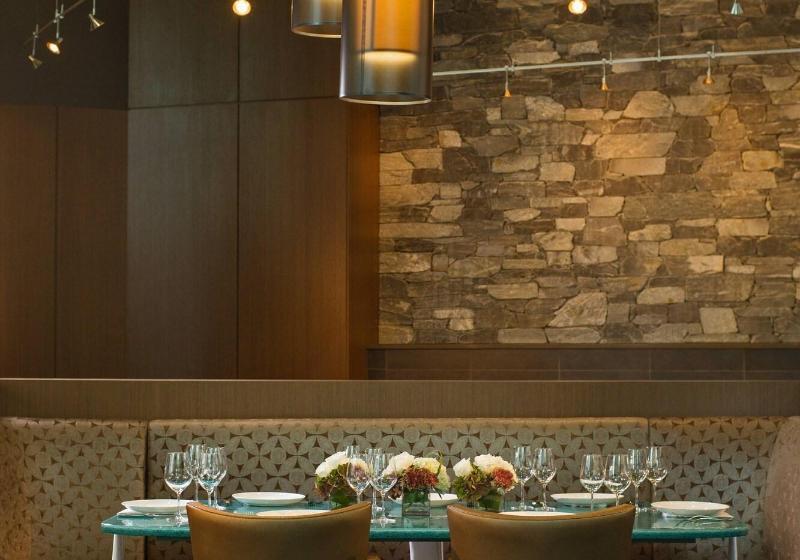 هتل Vancouver Marriott Pinnacle Downtown