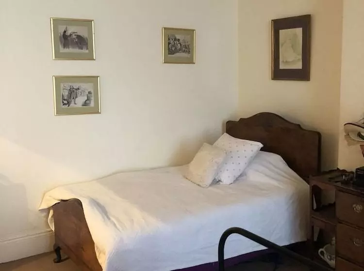 اقامتگاه Kynsham House