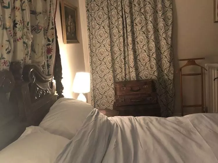 اقامتگاه Kynsham House